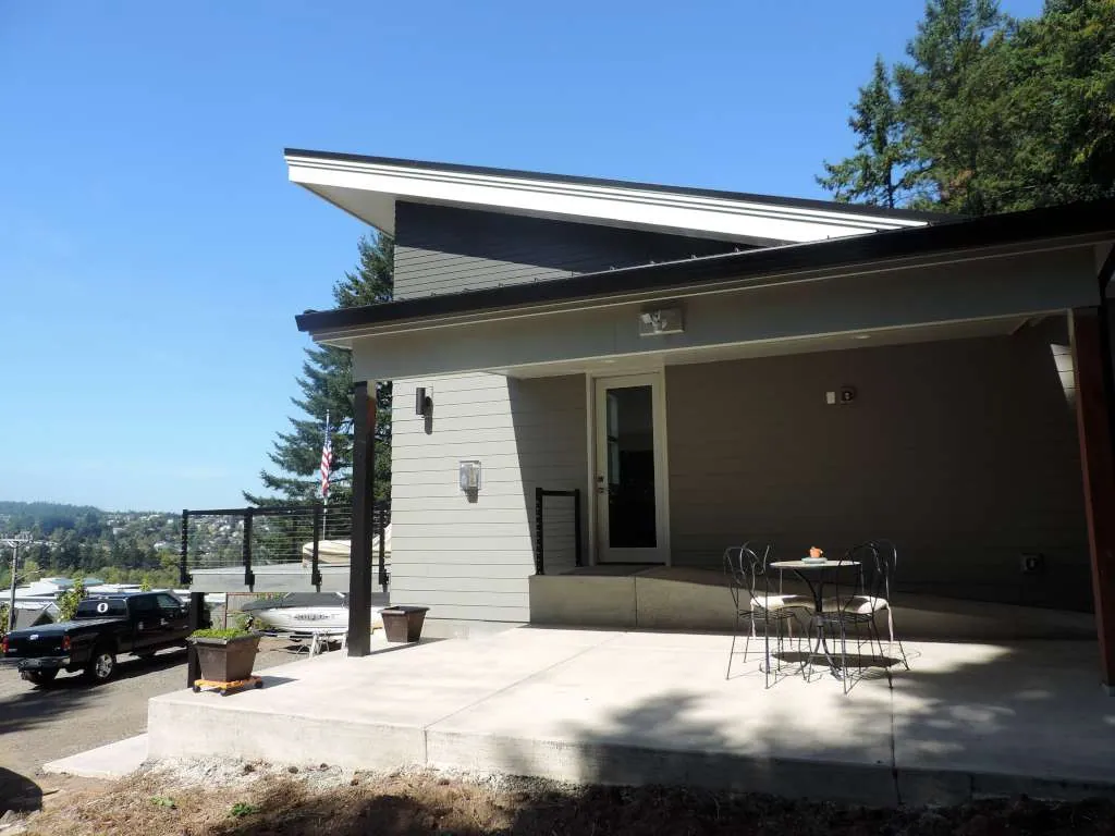 Covered patio with a view across the valley