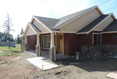 Craftsman porch with tapered columns